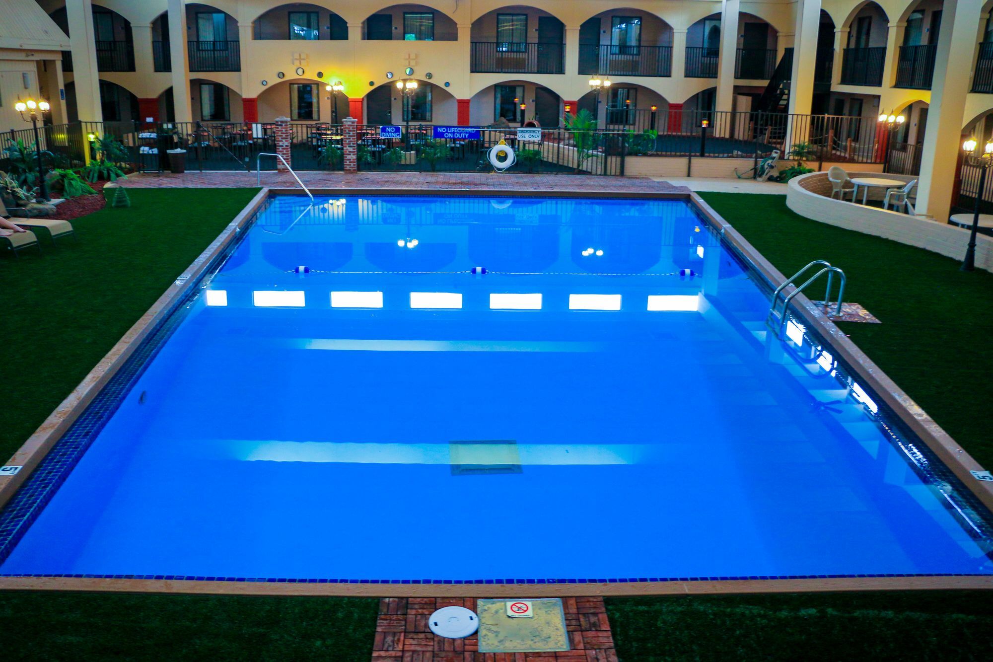 Mattoon Suite Dreams Hotel מראה חיצוני תמונה