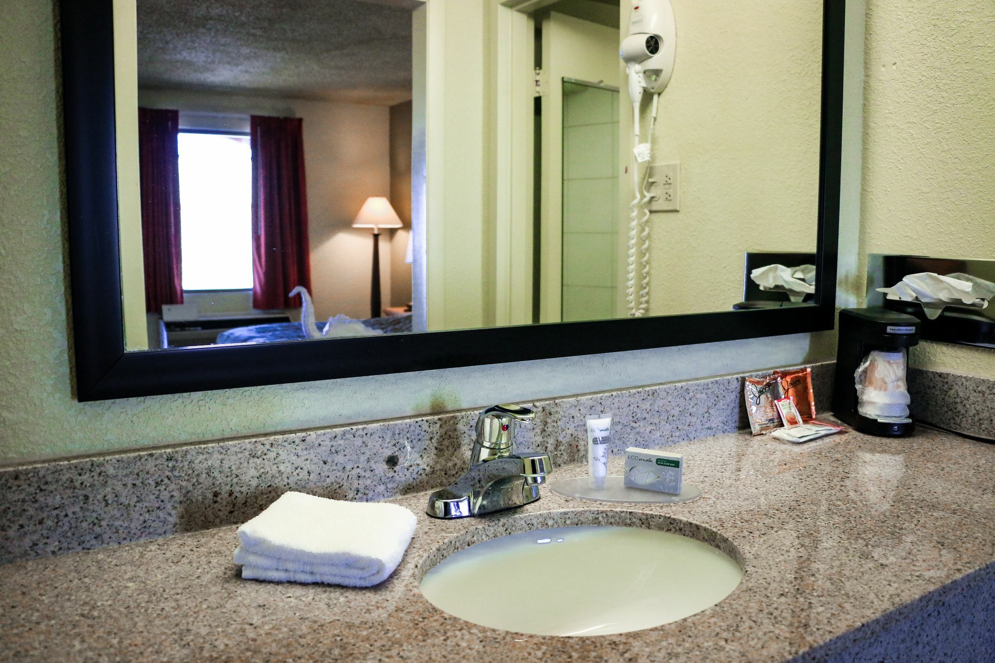 Mattoon Suite Dreams Hotel מראה חיצוני תמונה