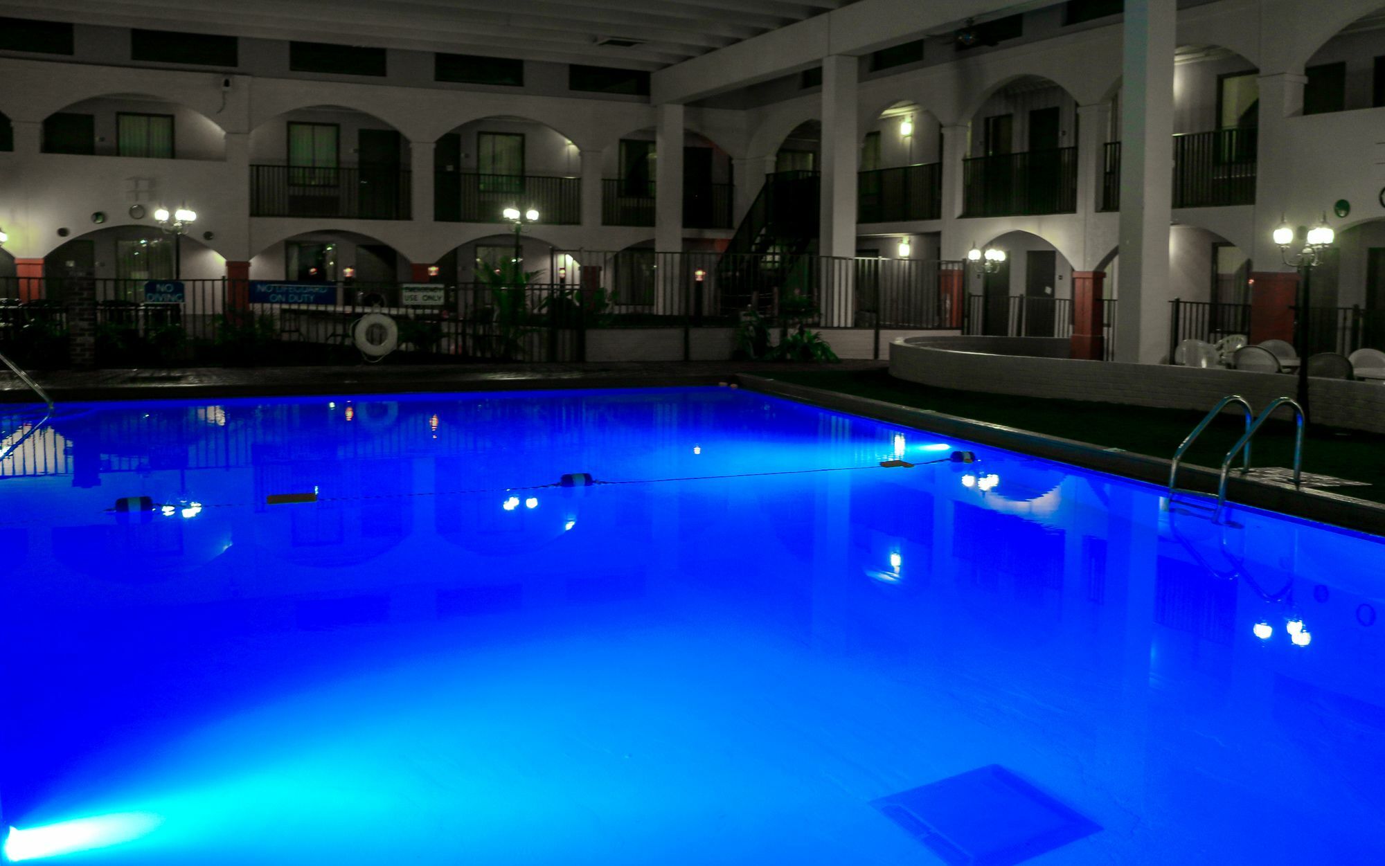 Mattoon Suite Dreams Hotel מראה חיצוני תמונה