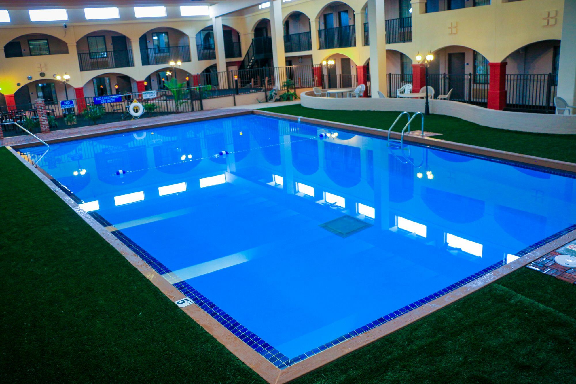 Mattoon Suite Dreams Hotel מראה חיצוני תמונה